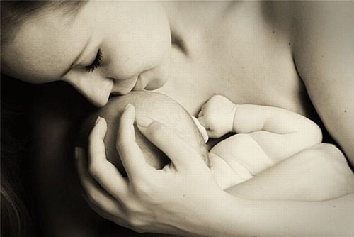 женщина с младенцем