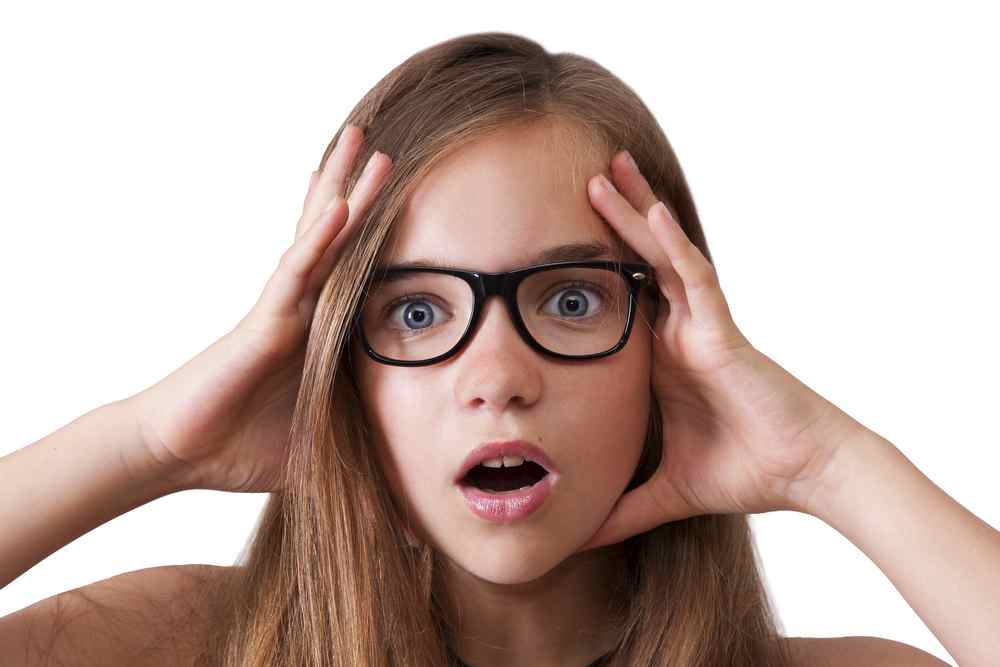 У девочки нерегулярные месячные