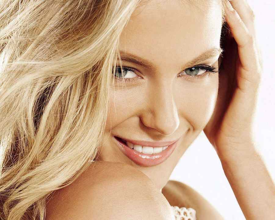 Улыбка женщины