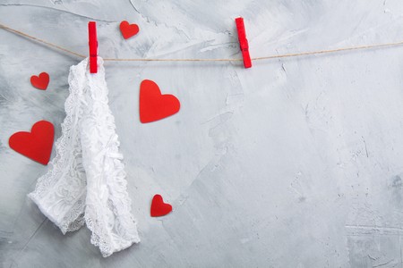 Чистые белые трусы