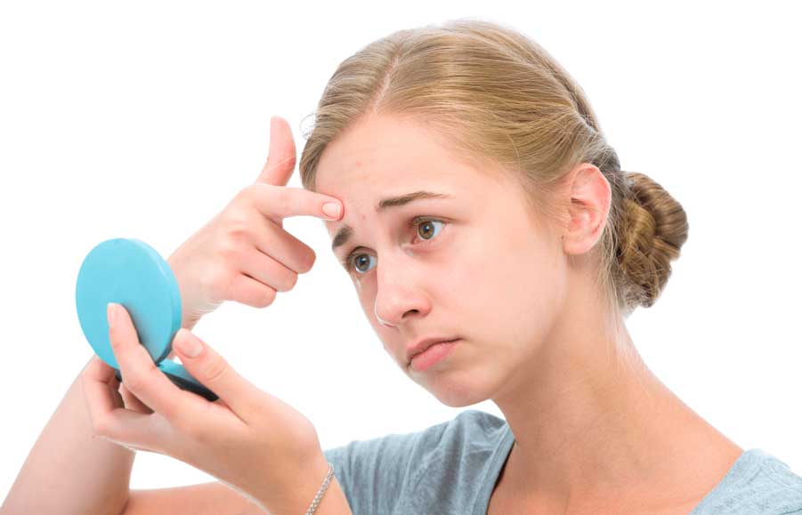 у девочки прыщ